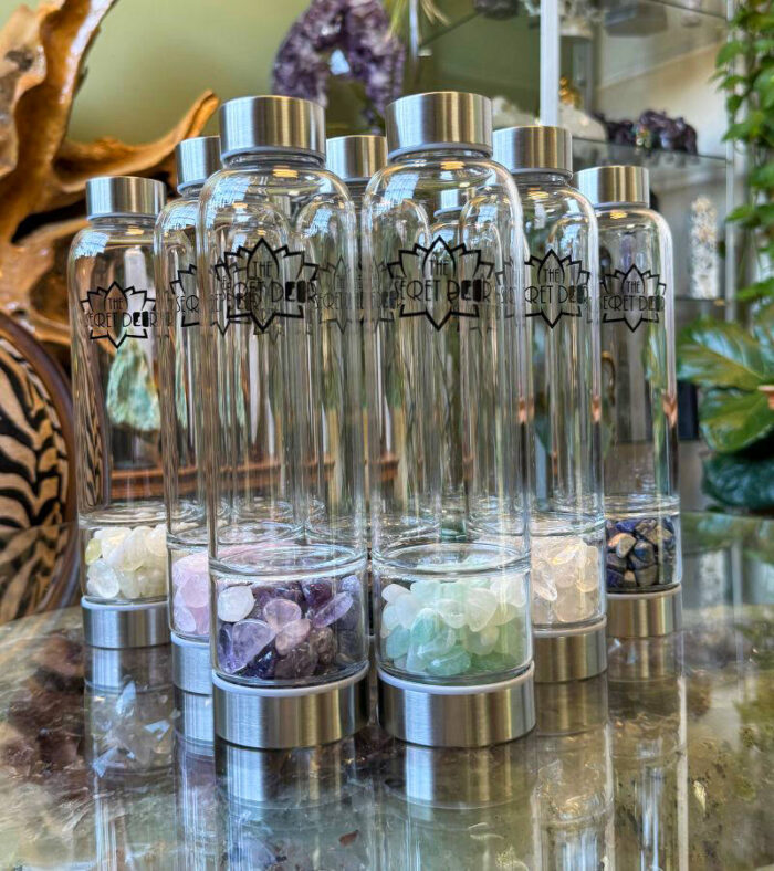 For centuries, crystal elixirs have been used for their healing powers and The Secret Door Crystal Gemstone Water Bottles are a wonderful for creating water charged by proximity to crystals without direct contact