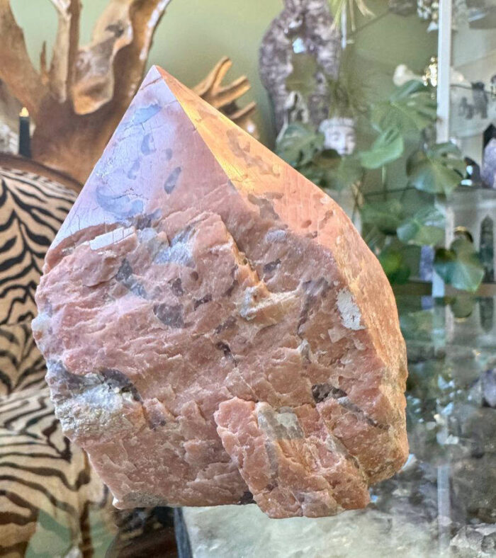 Orange Calcite, known for its vibrant orange color, is a stone of vitality and renewal, encouraging enthusiasm, motivation, and a sense of warmth.