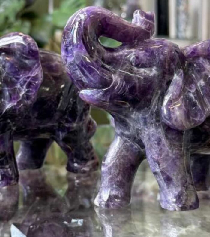Details Chevron Amethyst Elephant
