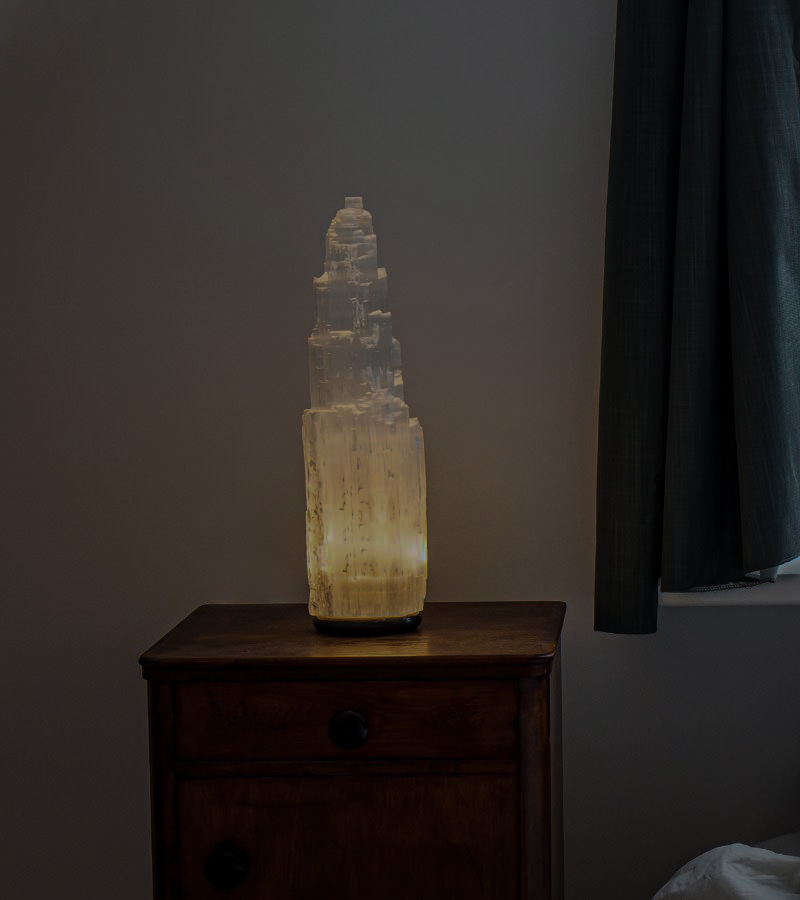 Selenite lamp
